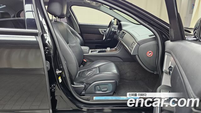 Jaguar XF 2.2D Luxury X250 2012 — фото 11