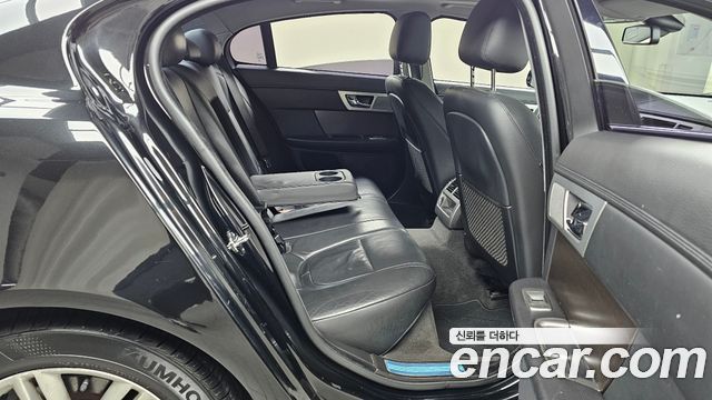 Jaguar XF 2.2D Luxury X250 2012 — фото 12