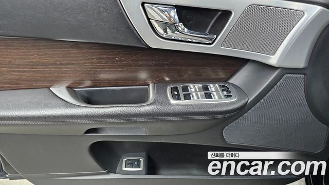 Jaguar XF 2.2D Luxury X250 2012 — фото 14
