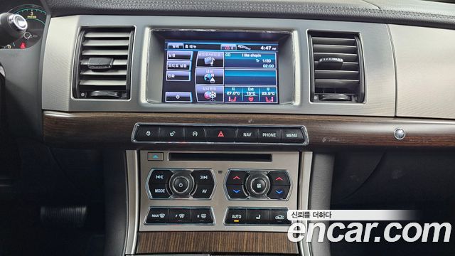 Jaguar XF 2.2D Luxury X250 2012 — фото 16