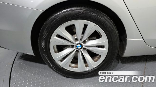 BMW 5 Series GT (F07) GT 2011 — фото 5