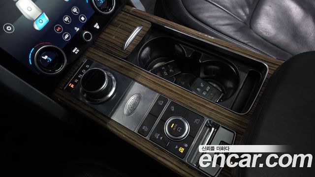 Land Rover Range Rover (IV) 4.4 SDV8 Vogue SE DIESEL 2018 — фото 9