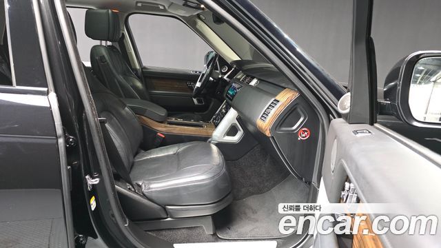 Land Rover Range Rover (IV) 4.4 SDV8 Vogue SE DIESEL 2018 — фото 15