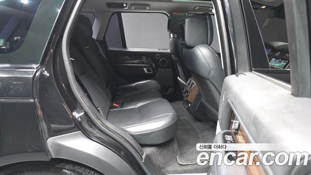 Land Rover Range Rover (IV) 4.4 SDV8 Vogue SE DIESEL 2018 — фото 16