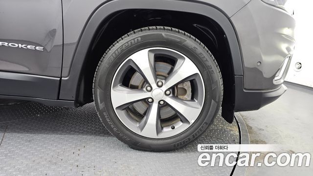 Jeep Cherokee (KL) 2.4 Limited 2WD 2021 — фото 5