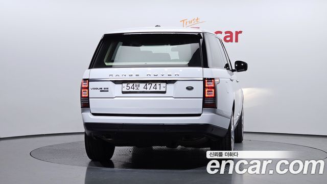 Land Rover Range Rover (IV) 5.0 SC Vogue SE 2016 — фото 4