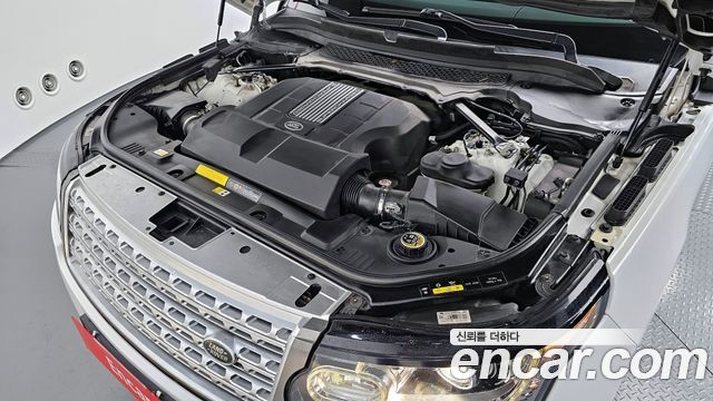 Land Rover Range Rover (IV) 5.0 SC Vogue SE 2016 — фото 6