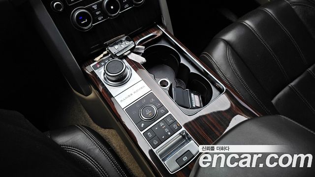 Land Rover Range Rover (IV) 5.0 SC Vogue SE 2016 — фото 9