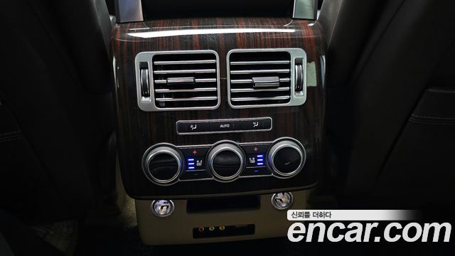Land Rover Range Rover (IV) 5.0 SC Vogue SE 2016 — фото 17