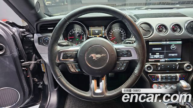 Ford Mustang Coupe 2016 — фото 13