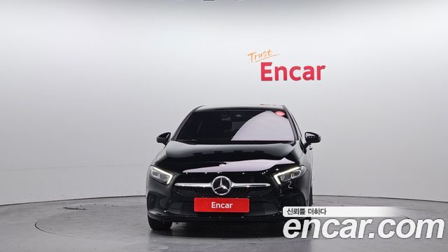 Mercedes-Benz A-Class (W177) A220 Hatchback 2022 — фото 3