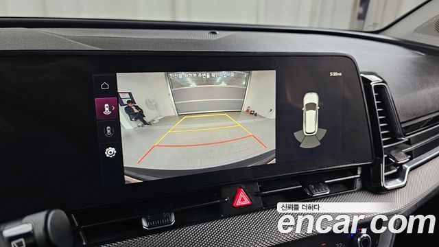 Kia Sportage (V) Diesel 2.0 2WD Prestige 2023 — фото 16