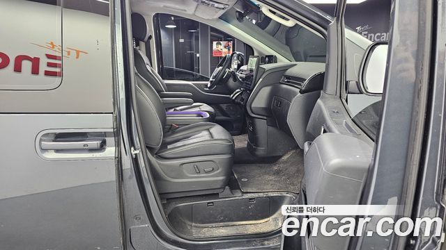 Hyundai Staria 4WD Lounge 9-Seater Inspiration 2025 — фото 11