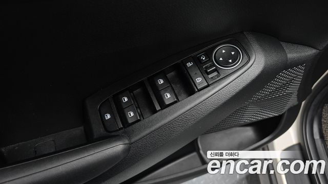 Kia Seltos Gasoline 1.6 Turbo 2WD Prestige 2021 — фото 17