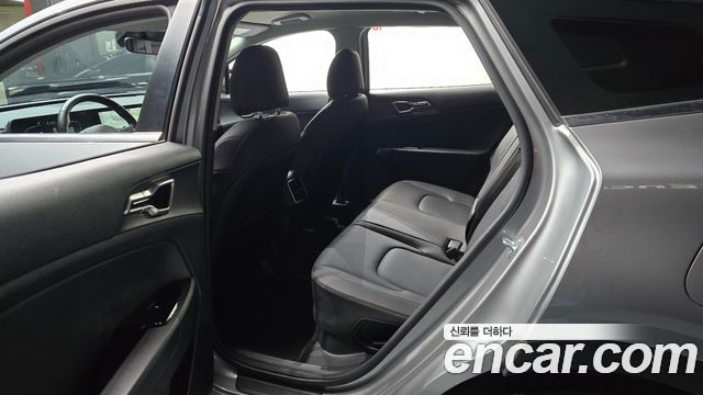 Kia Sportage Hybrid (V) Prestige 2024 — фото 11