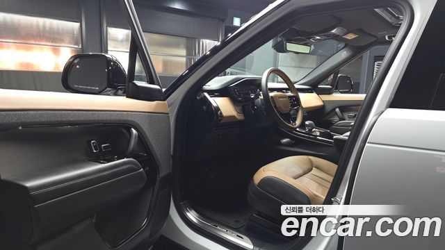 Land Rover Range Rover Sport (III) P550E Dynamic HSE 2025 — фото 10