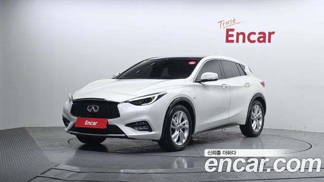 Infiniti Q30 2.0 Essential