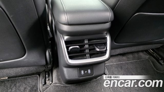 Hyundai Grandeur (GN7) 2,5 Gasoline 2WD Premium 2023 — фото 18