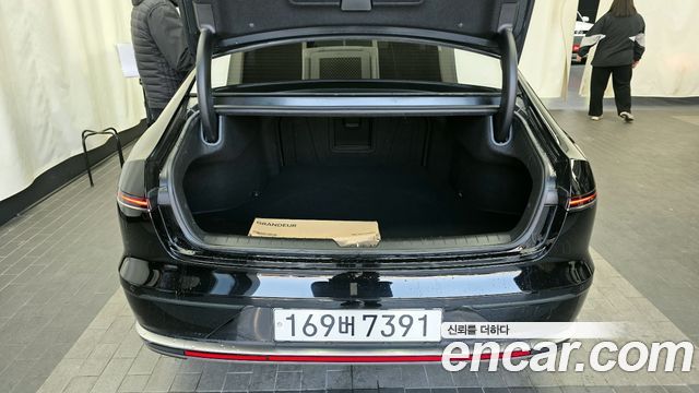 Hyundai Grandeur (GN7) 2,5 Gasoline 2WD Premium 2023 — фото 20