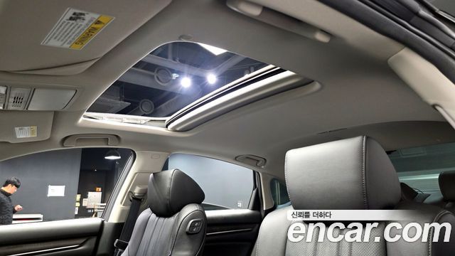 Honda Accord (X) 2.0 Hybrid Touring 2019 — фото 16