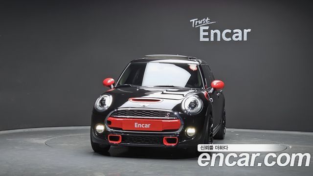 MINI Cooper S 5Door Standard 3rd 2018 — фото 3