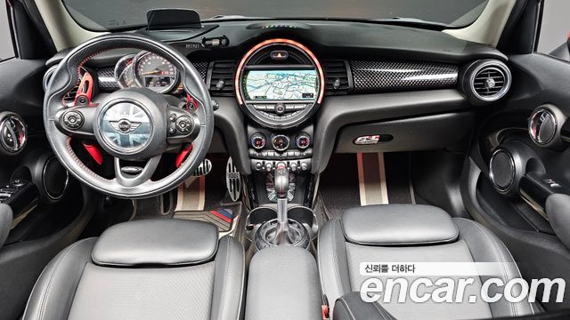 MINI Cooper S 5Door Standard 3rd 2018 — фото 7