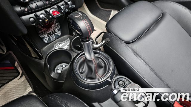 MINI Cooper S 5Door Standard 3rd 2018 — фото 9