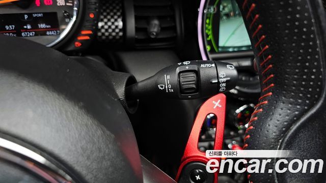 MINI Cooper S 5Door Standard 3rd 2018 — фото 17