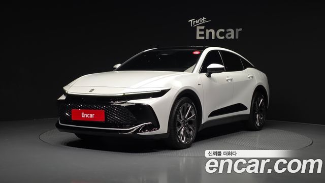 Toyota Crown Crossover 2.5 4WD Hybrid