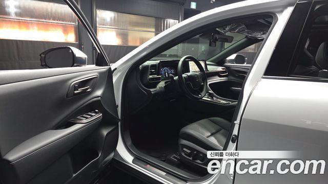 Toyota Crown Crossover 2.5 4WD Hybrid 2025 — фото 10