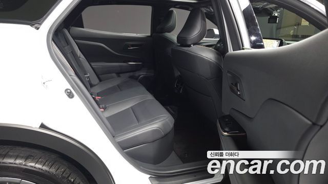 Toyota Crown Crossover 2.5 4WD Hybrid 2025 — фото 12