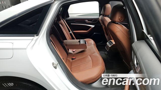 Audi A6 (C8) 45 TFSI Premium 2021 — фото 11