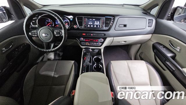 Kia Carnival 8-Seater Export 2021 — фото 7