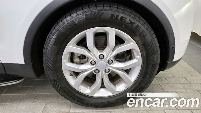 Land Rover Discovery 5 2.0 SD4 SE 2019 — фото 5