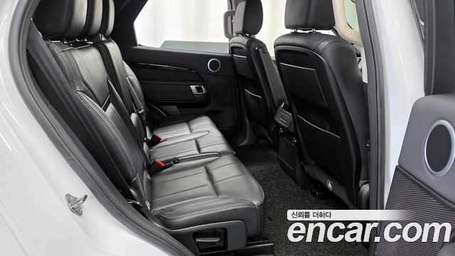 Land Rover Discovery 5 2.0 SD4 SE 2019 — фото 12