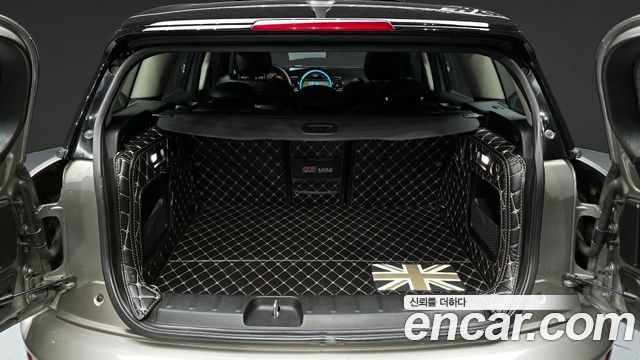 MINI Cooper D Clubman High 2nd 2016 — фото 19