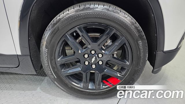Chevrolet Traverse 3.6 AWD Redline 2021 — фото 5