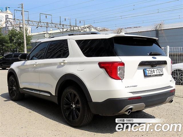 Ford Explorer (VI) 3.3 Hybrid 2022 — фото 3