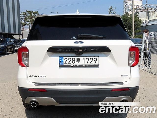 Ford Explorer (VI) 3.3 Hybrid 2022 — фото 4