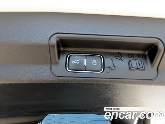 Ford Explorer (VI) 3.3 Hybrid 2022 — фото 19