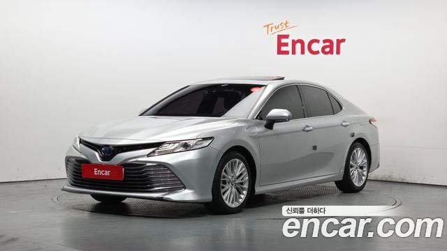 Toyota Camry (XV70) 2.5 XLE Hybrid 2018 — фото 1