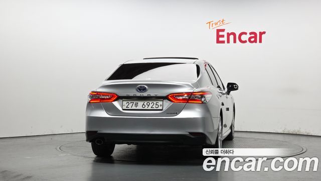 Toyota Camry (XV70) 2.5 XLE Hybrid 2018 — фото 4