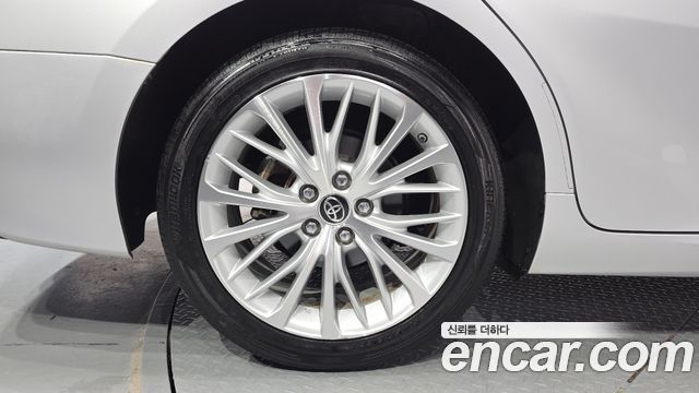 Toyota Camry (XV70) 2.5 XLE Hybrid 2018 — фото 5