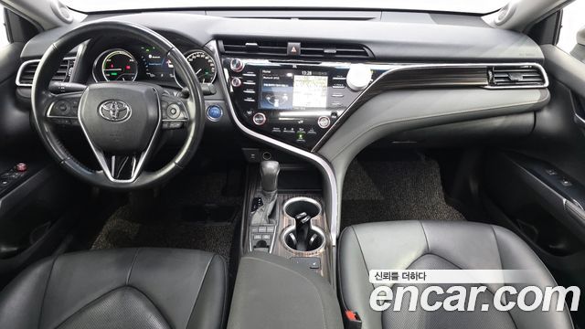 Toyota Camry (XV70) 2.5 XLE Hybrid 2018 — фото 7