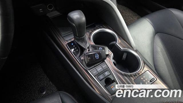 Toyota Camry (XV70) 2.5 XLE Hybrid 2018 — фото 9