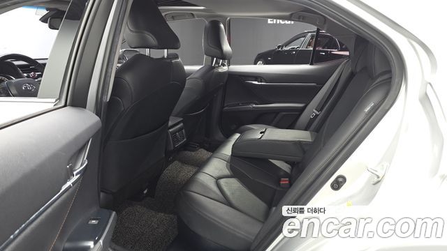 Toyota Camry (XV70) 2.5 XLE Hybrid 2018 — фото 12