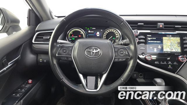 Toyota Camry (XV70) 2.5 XLE Hybrid 2018 — фото 13