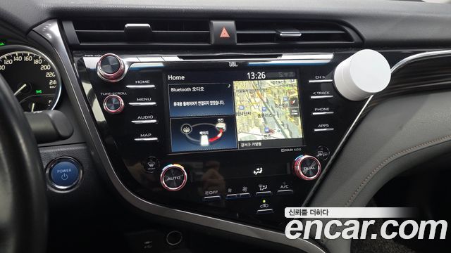 Toyota Camry (XV70) 2.5 XLE Hybrid 2018 — фото 14