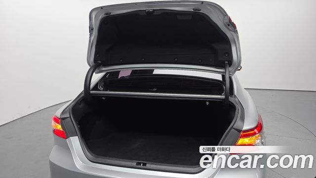Toyota Camry (XV70) 2.5 XLE Hybrid 2018 — фото 20