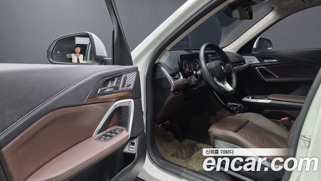BMW X1 (U11) xDrive 20i xLine 2024 — фото 11